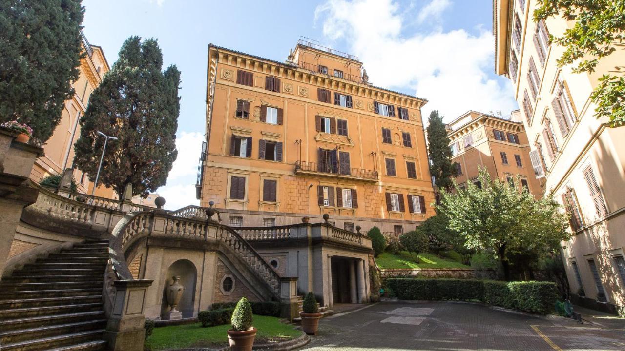 Apartment In Parioli *